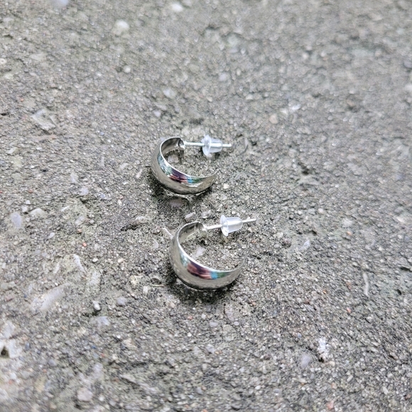 2 for $14! Silver Hoop Earrings NWOT - Picture 2 of 4